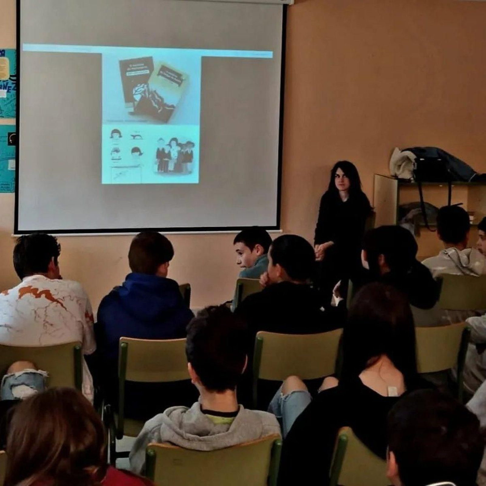 Aquis Querquernis. El alumnado del instituto de Bande mantuvo un encuentro con la autora Antía Yáñez, en el que pudieron aprender sobre el proceso literario y resolver todas sus dudas sobre la escritura.