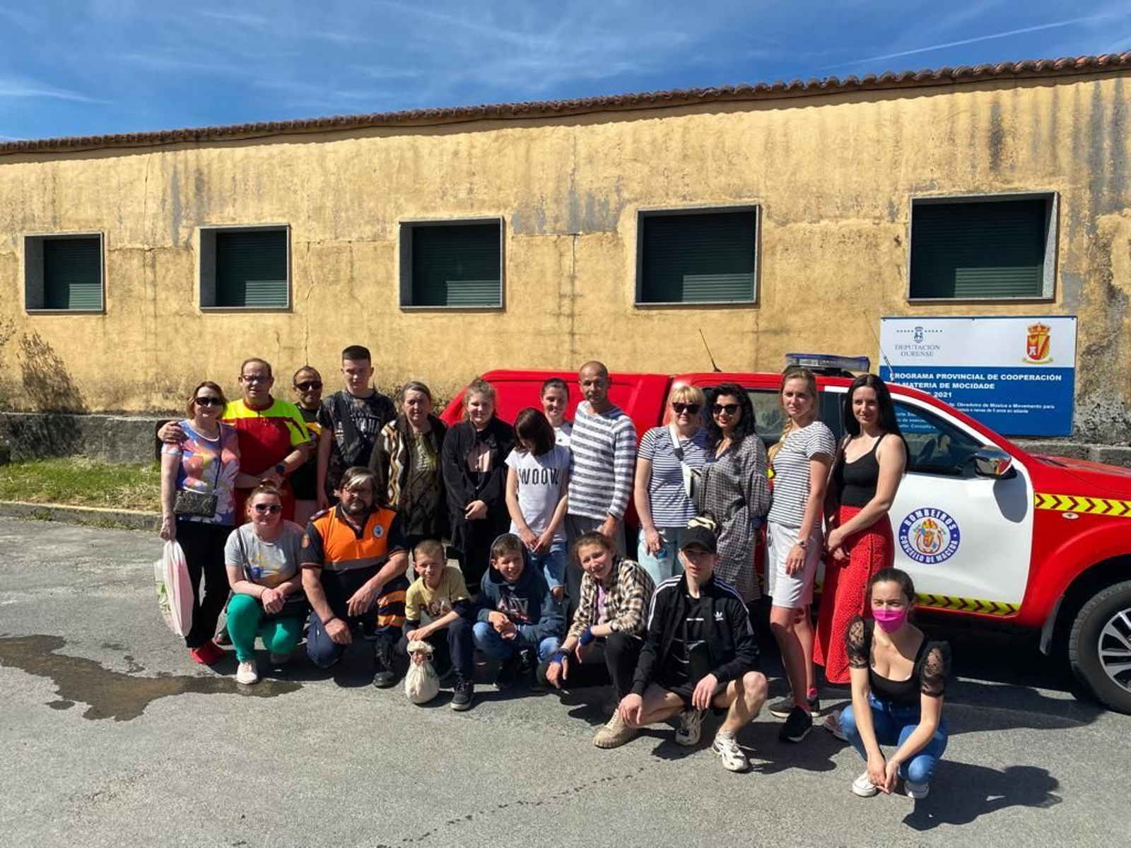 Los recién llegados fueron recibidos ayer por el grupo acogido en la localidad desde marzo.