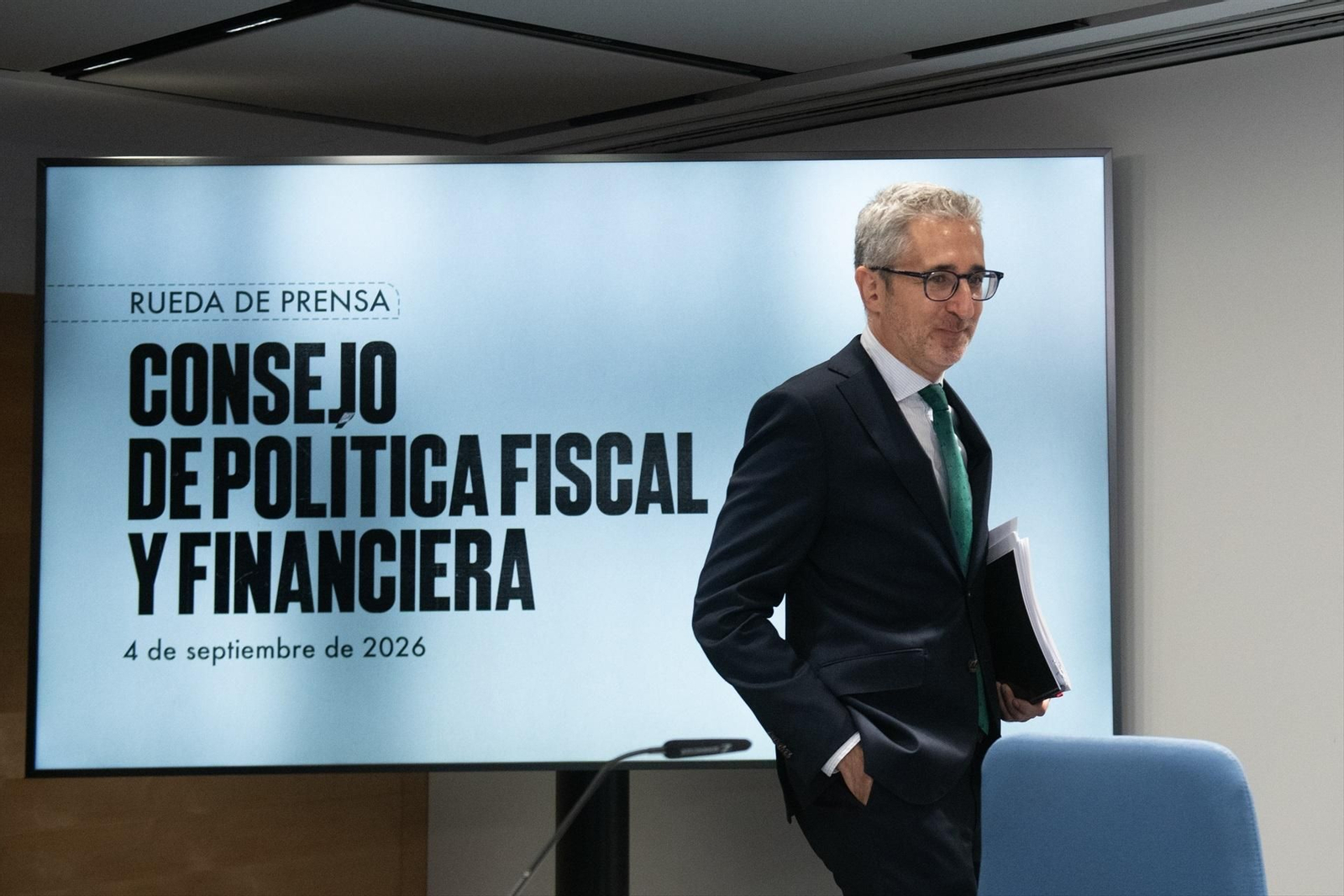 El ministro de Hacienda, Arcadi España, ofrece declaraciones a los medios tras la reunión del Consejo de Política Fiscal y Financiera.