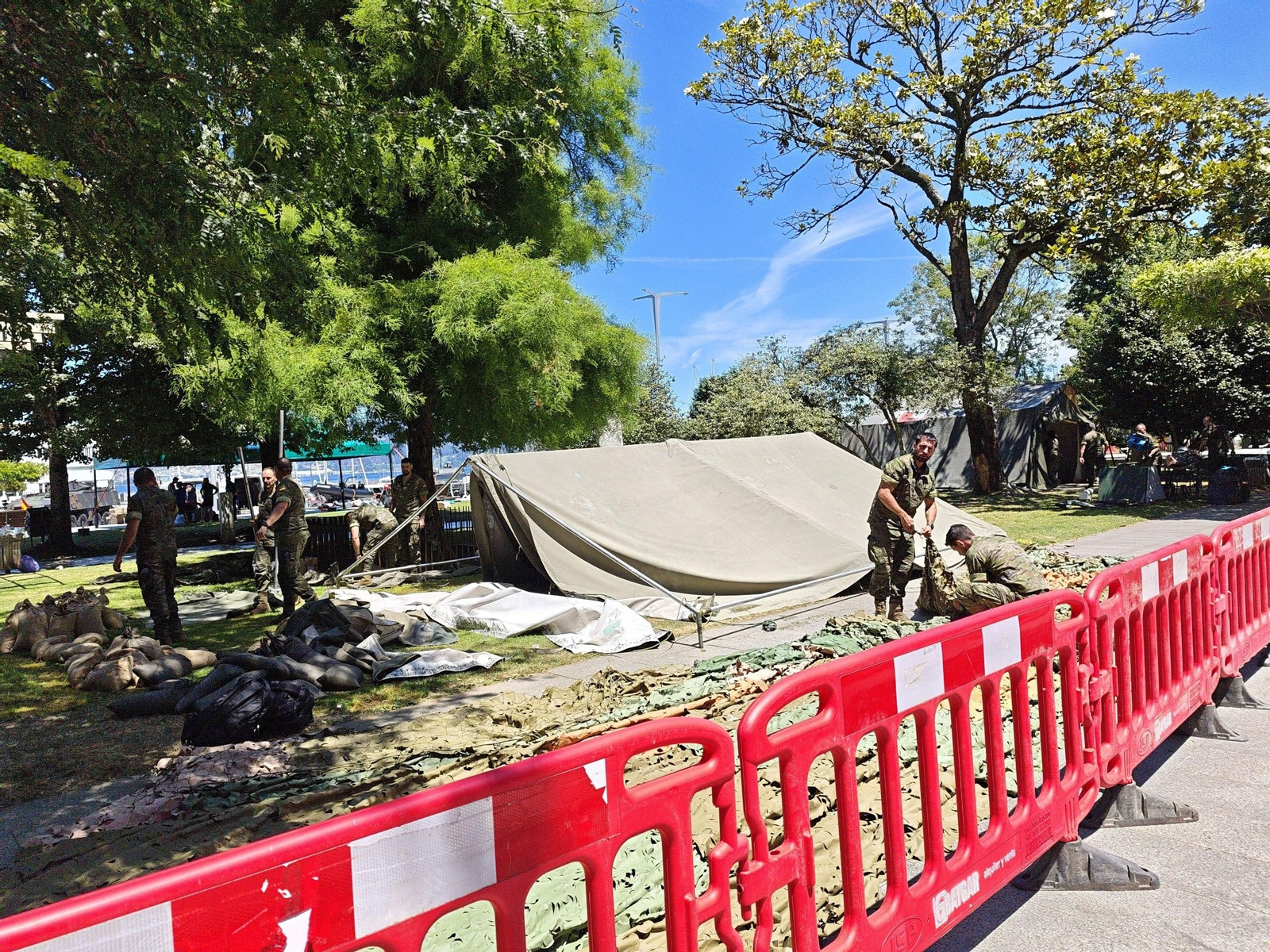 Galería | Las Fuerzas Armadas recogen sus bártulos tras una semana en Vigo