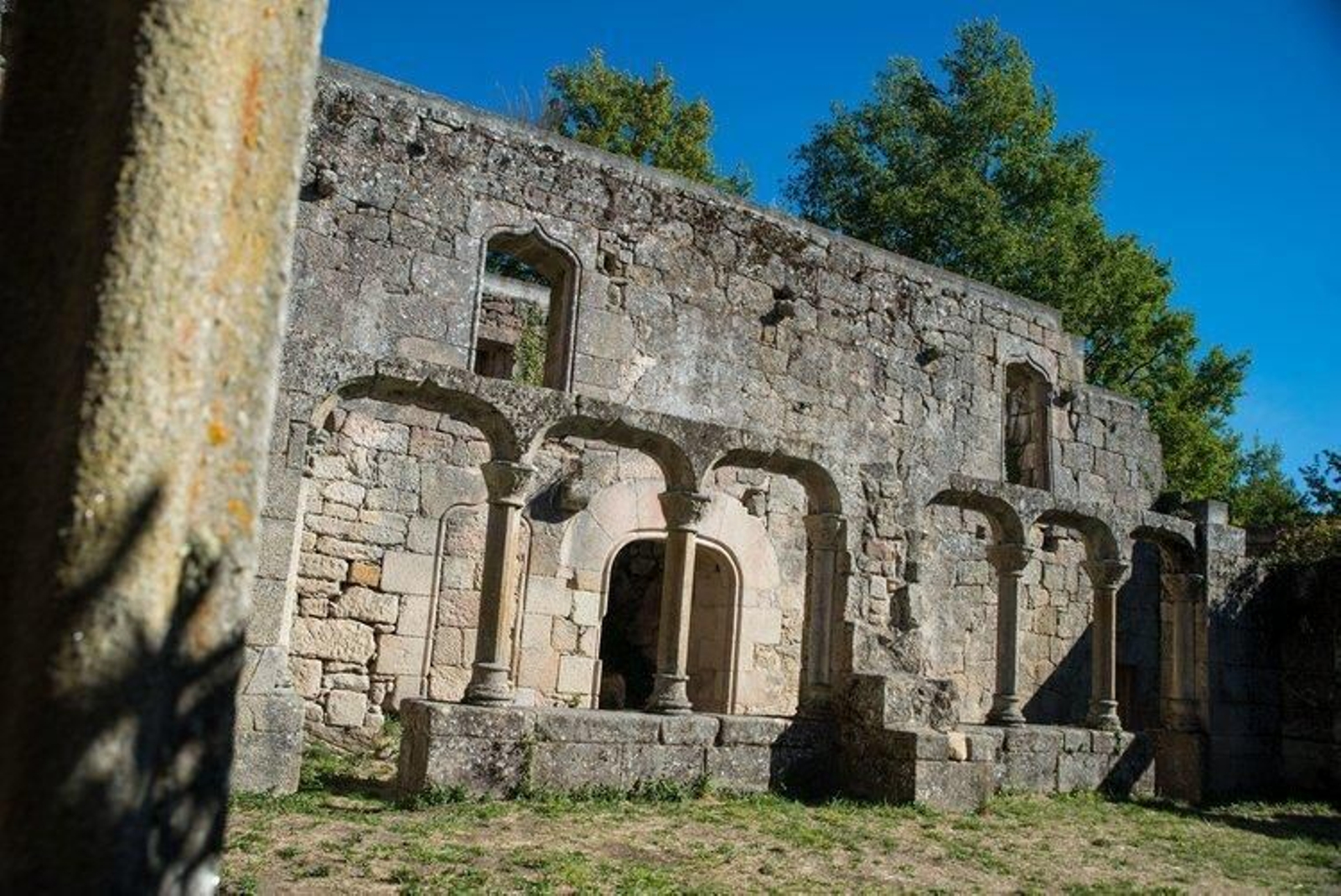 Restos del Monasterio de Trandeiras en Xinzo de Limia. | Foto: Óscar Pinal
