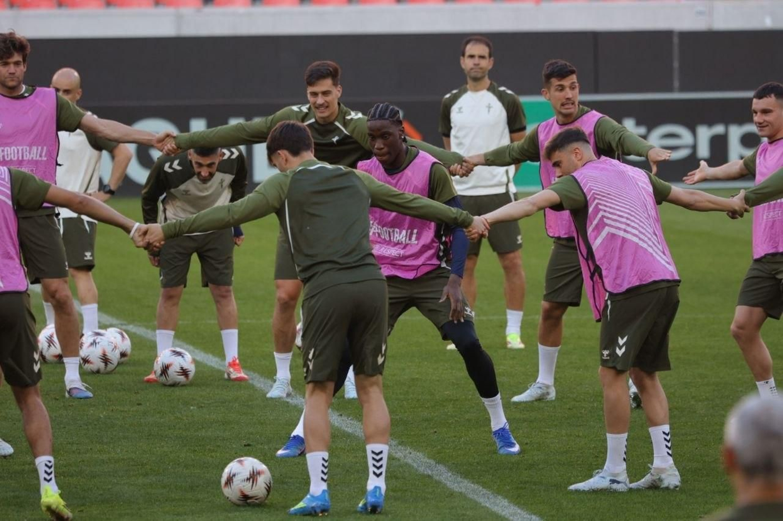 Galería | El Celta vive una intensa jornada en Friburgo antes del encuentro europeo