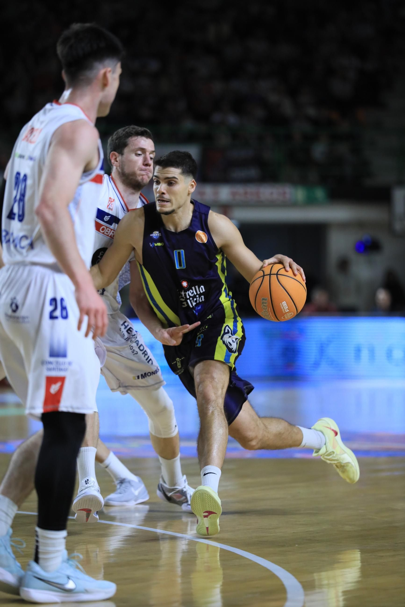 Galería | El Pazo, a reventar para el derbi COB-Obradoiro