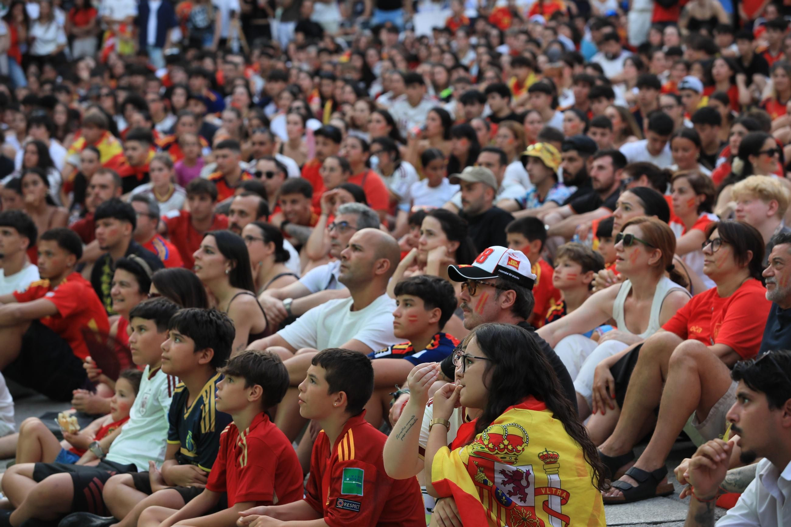Galería | Ambiente y expectación en las terrazas de Ourense para disfrutar del partido de la selección española ante Portugal , en fotos