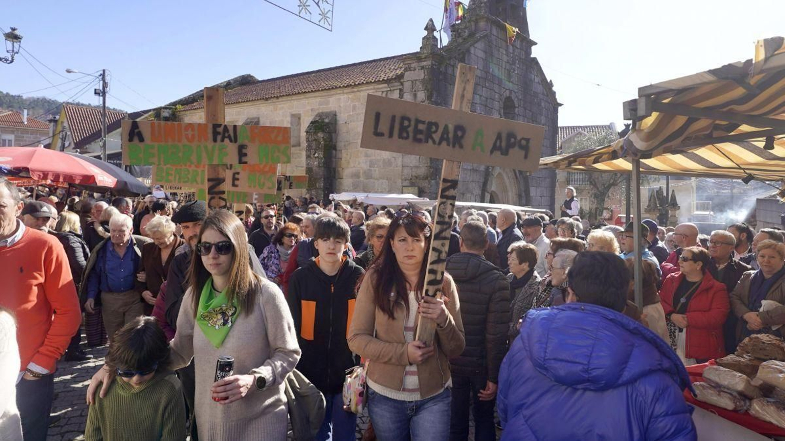 Protesta ayer en San Blas contra la A-52, en Bembrive.