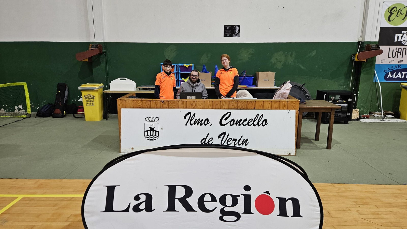 Galería | La cantera del hockey sala ourensano disfruta de una jornada de competición con +Deporte La Región