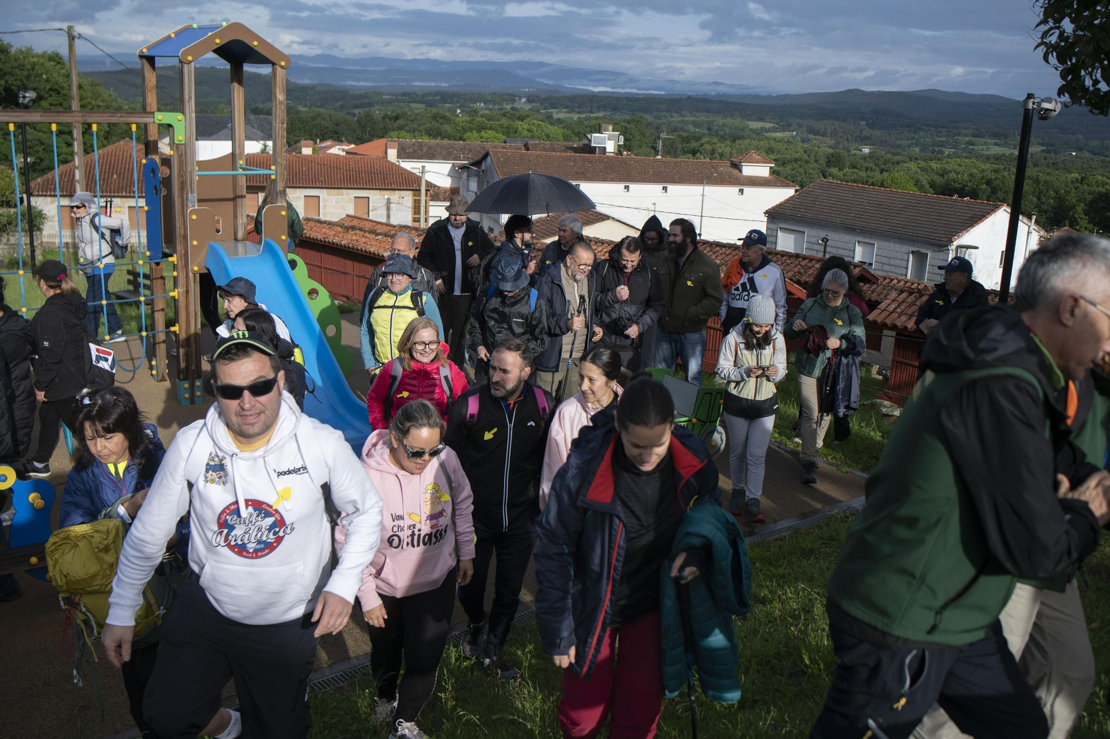 Galería | Un centenar de peregrinos completan el camino entre A Merca y Ourense pidiendo su reconocimiento Xacobeo