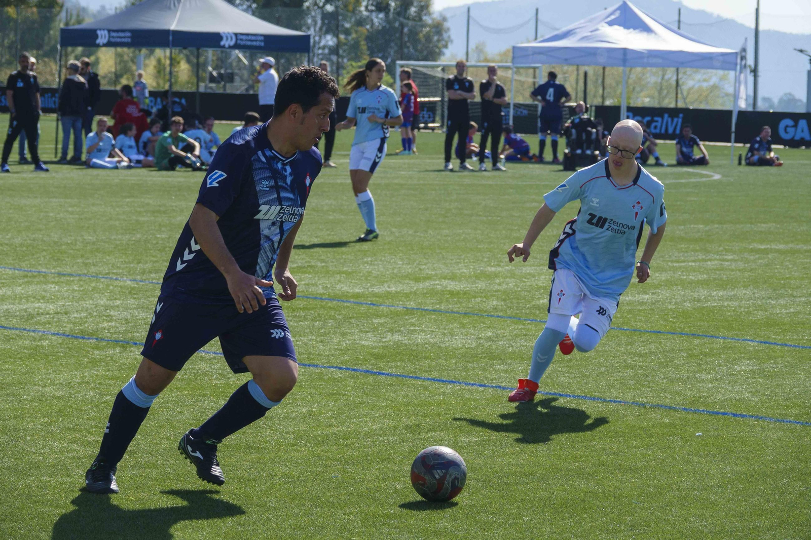 Galería | El fútbol femenino se cita en A Madroa para la II Copa Máis Enerxía