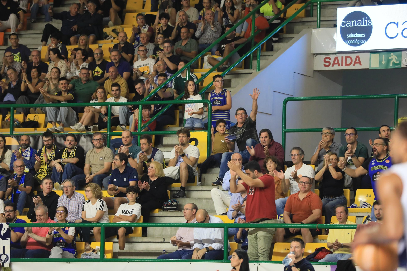 Galería | Noche triste en el Pazo con la derrota del COB ante el Alicante (79-83)