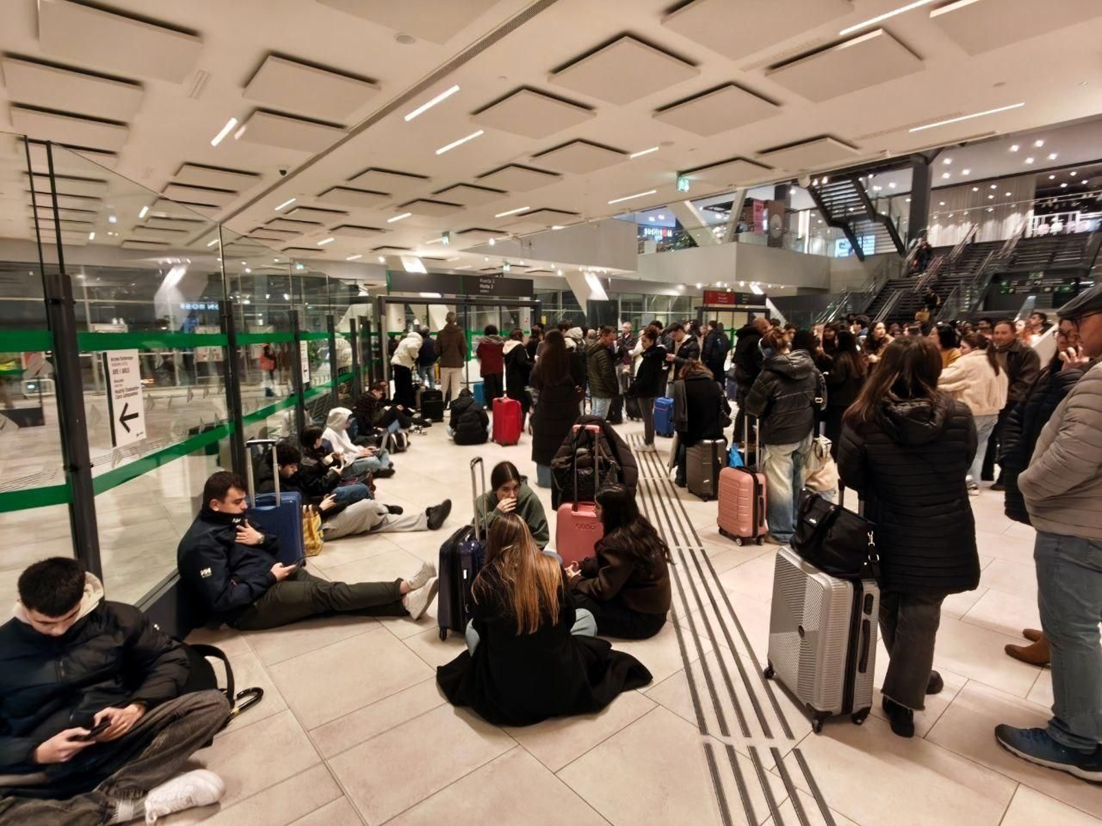 Galería | Los trenes de Vigo recuperan la normalidad