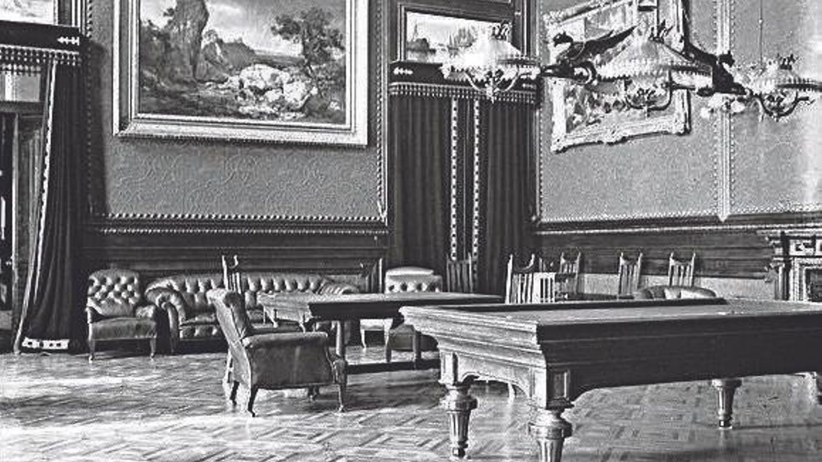 Sala de billar do Palacio de Belém, coa mesa de José Rodríguez Prieto.