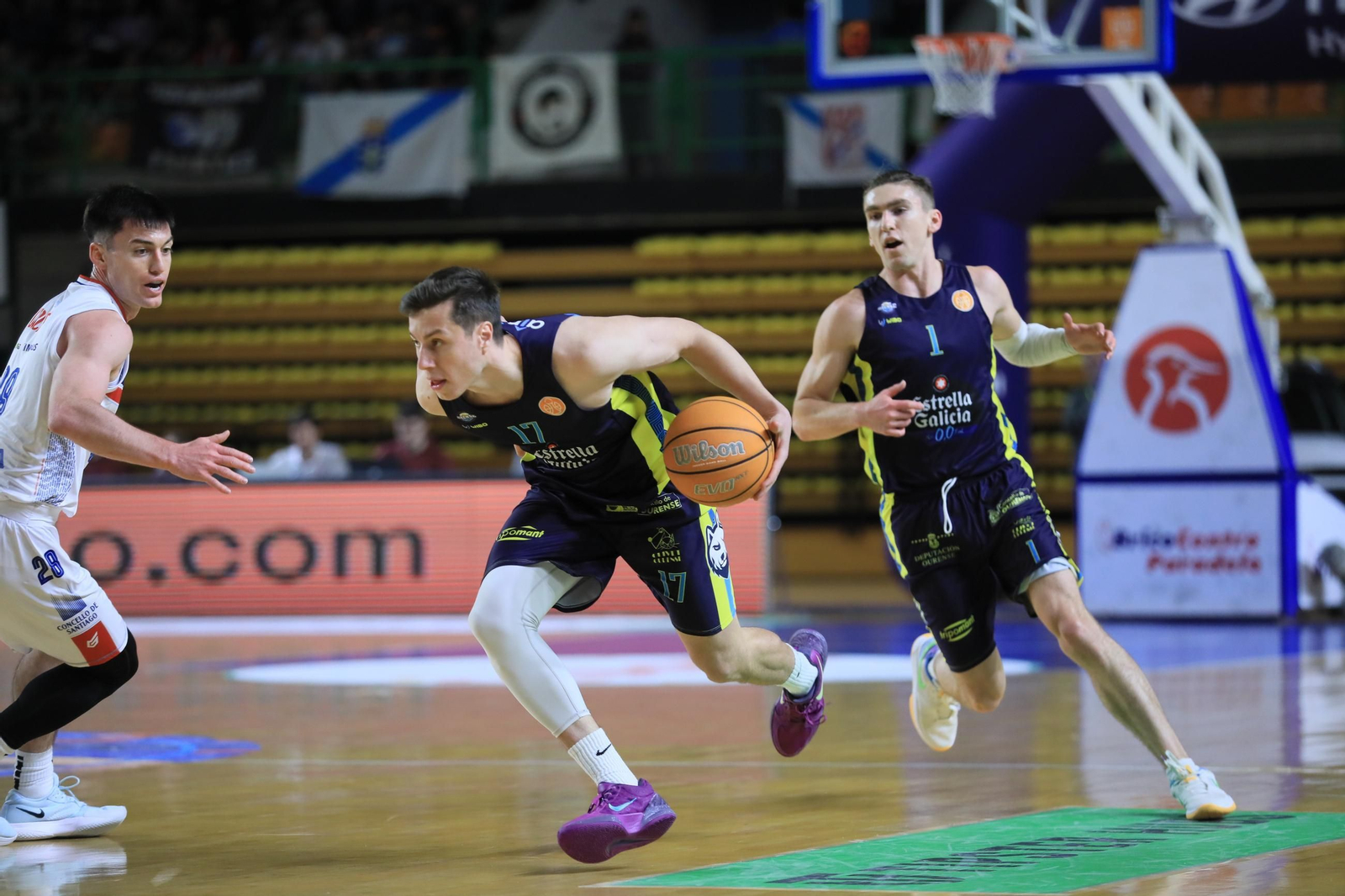 Galería | El Pazo, a reventar para el derbi COB-Obradoiro