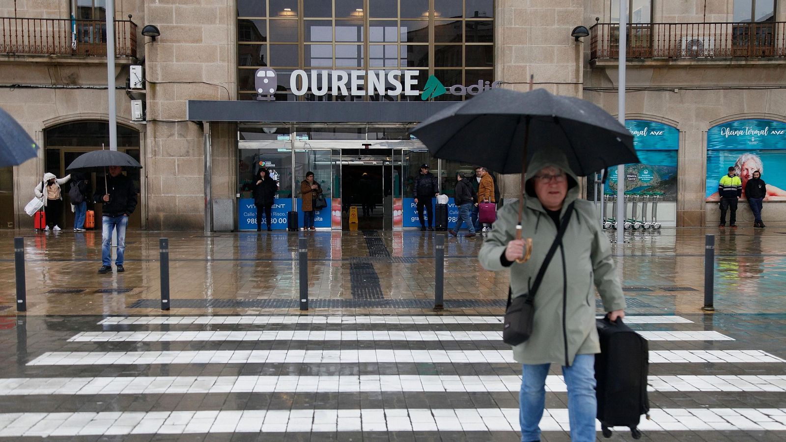 La estación de Ourense condicionada por la lluvia