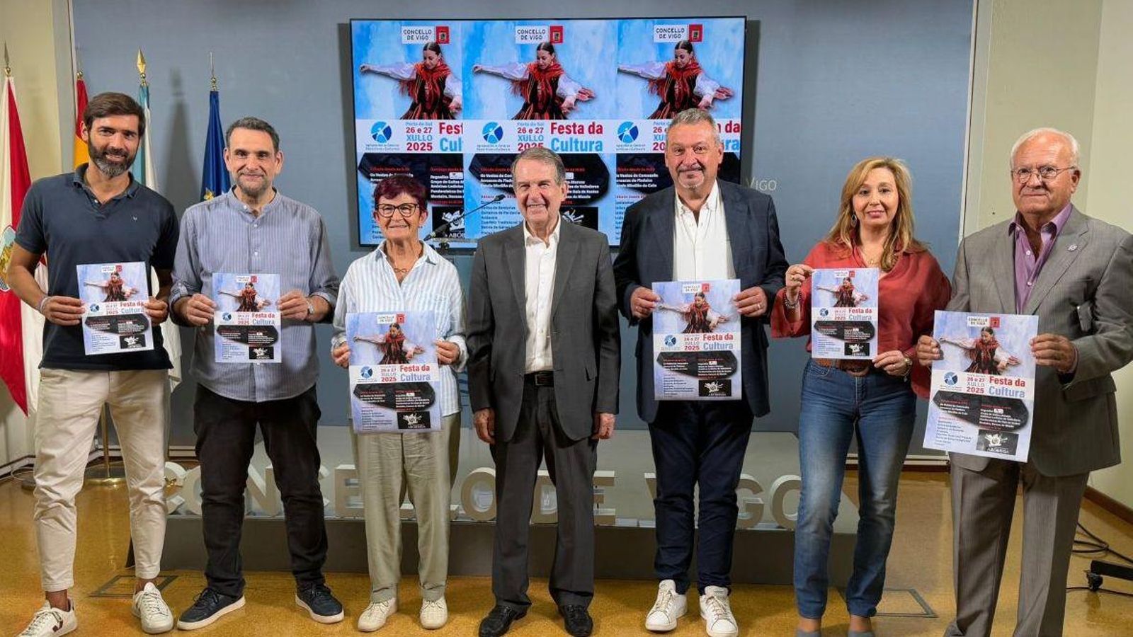 A presentación da Festa da Cultura onte co alcalde Caballero.