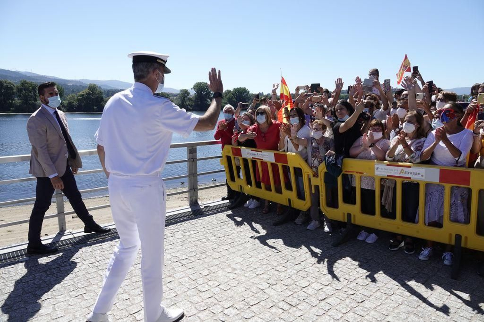 Tui recibe con aplausos al Rey en su visita a Comandancia Naval del Miño // Vicente