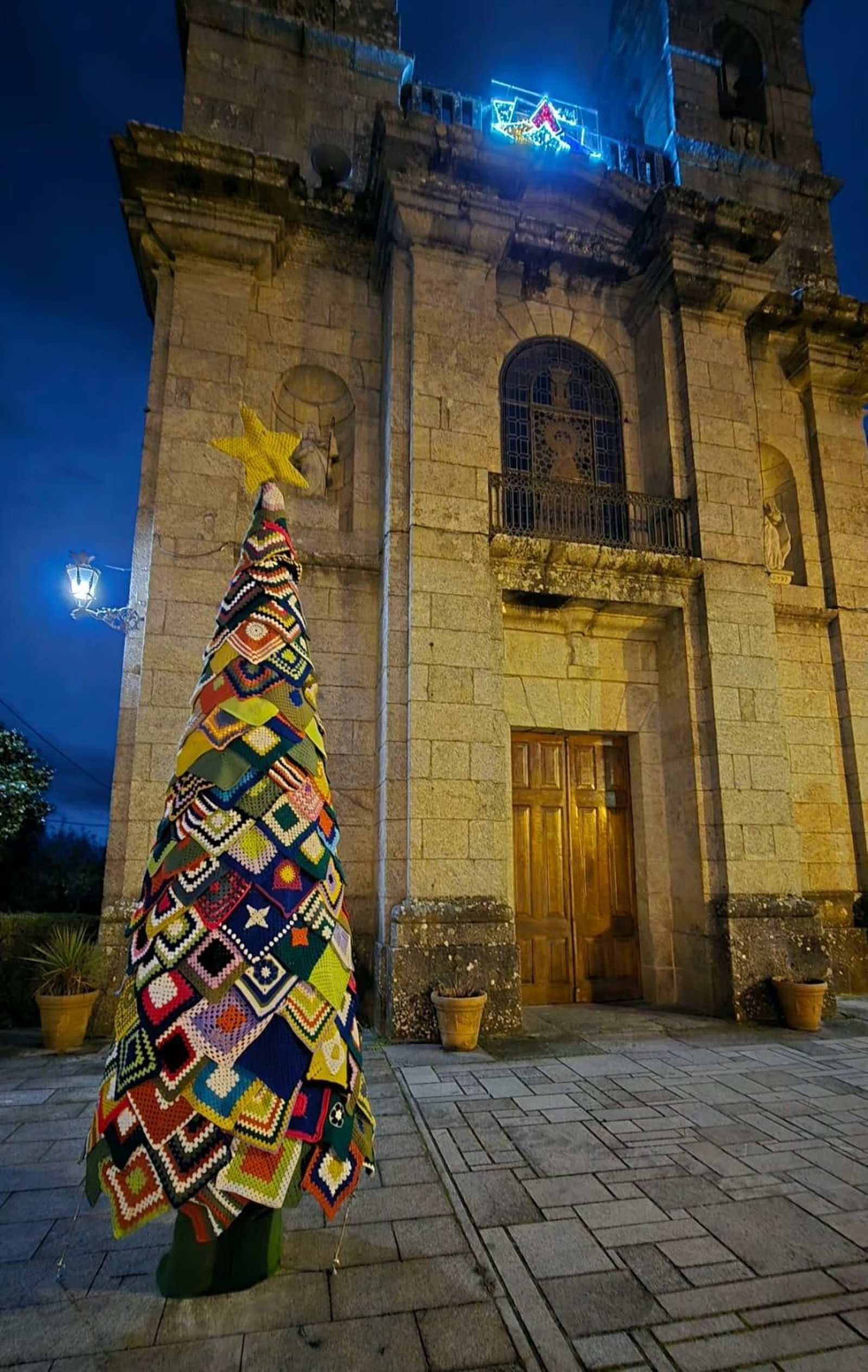 Galería | Castro Caldelas teje la Navidad punto a punto