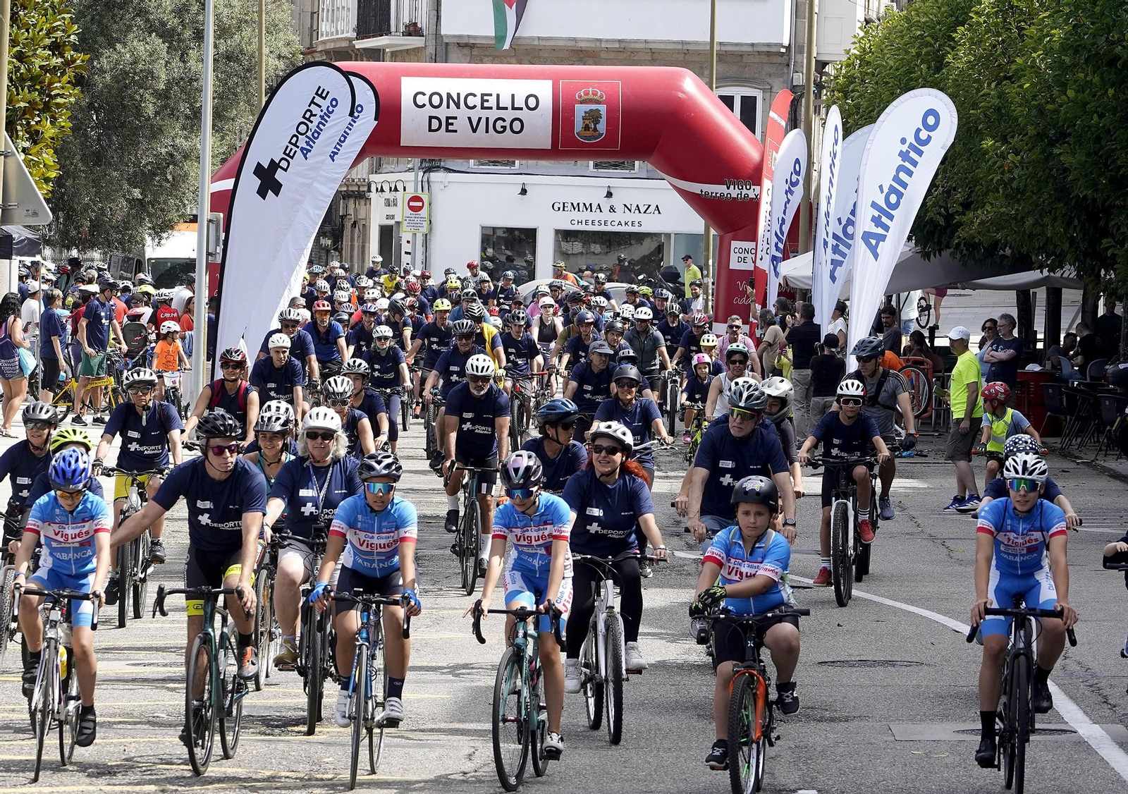 Galería | El ciclismo toma Vigo con la primera edición del Día de la Bici de Atlántico