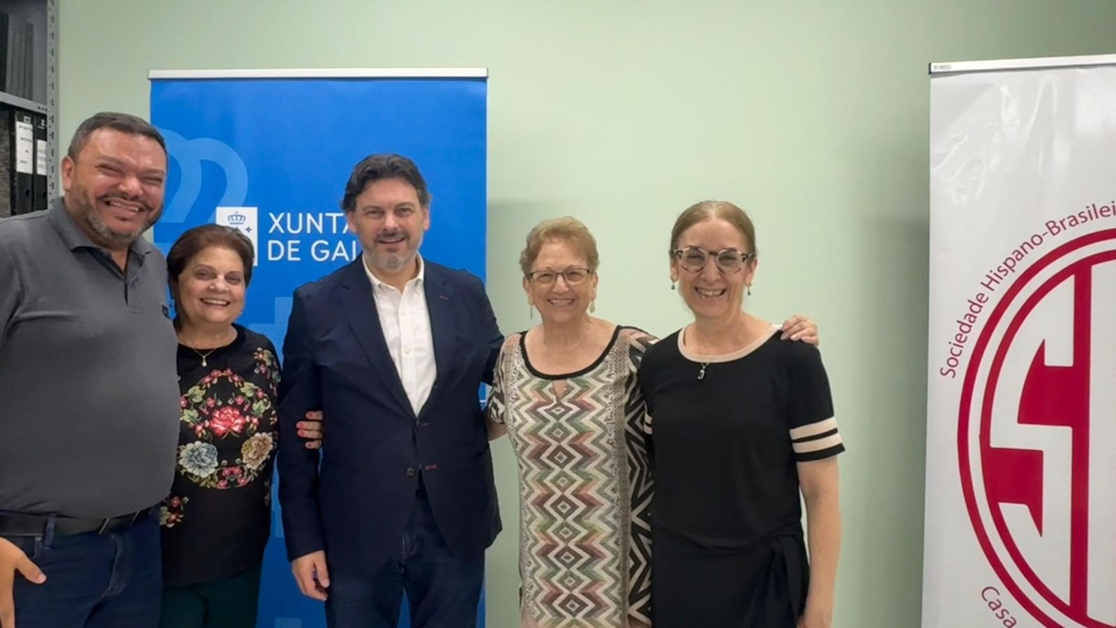 El secretario xeral da Emigración durante el encuentro con la