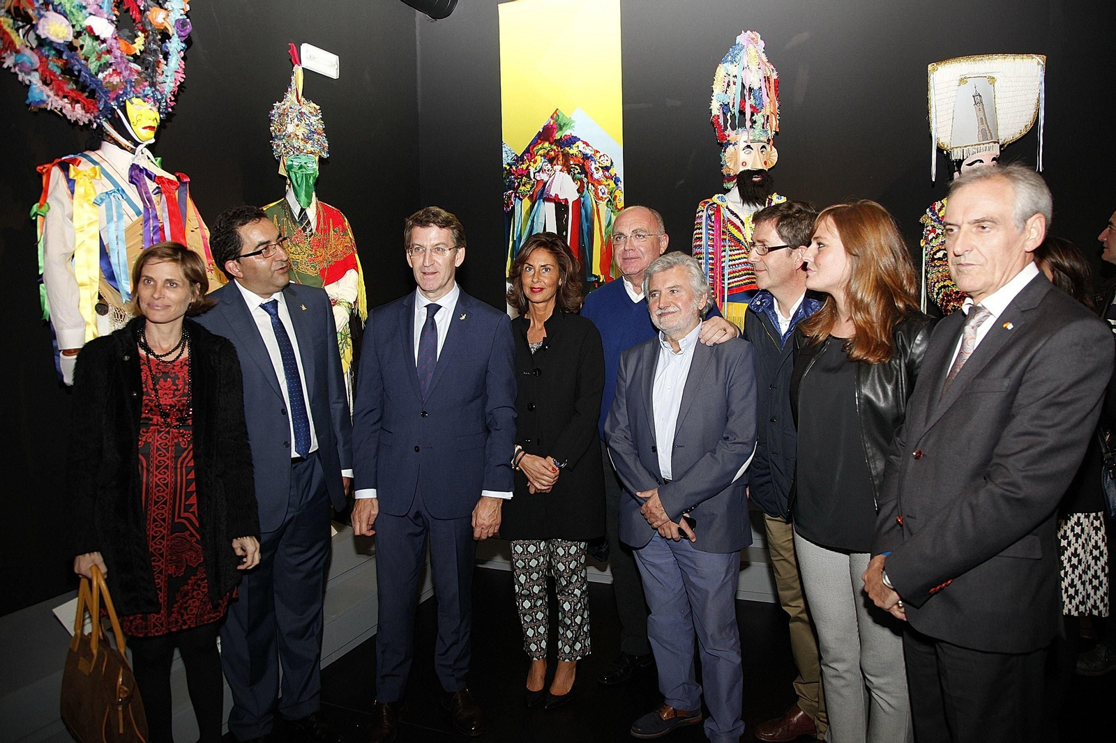 Núñez Feijóo posa con el resto de autoridades asistentes a la inauguración del Museo