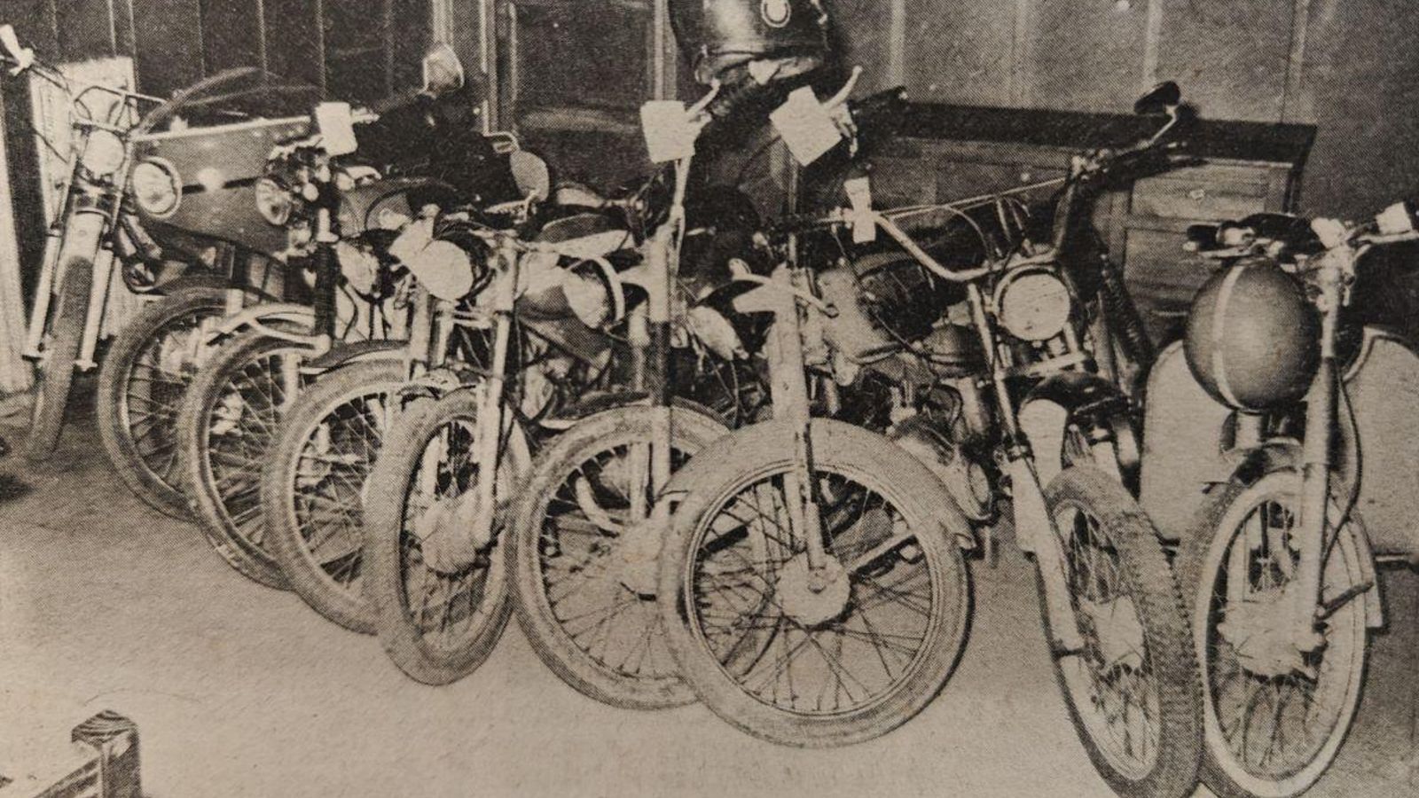 Motos requisadas en las dependencias de la Policía Municipal.