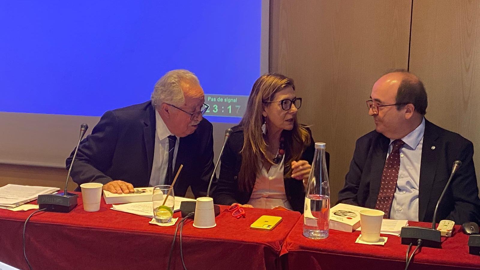 A la presentación parisina de la última obra de Olivier Herrera participó el Embajador de España ante la Unesco, Miquel Iceta