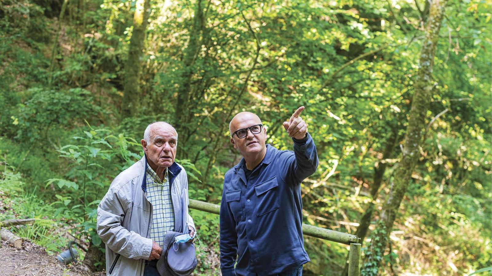 El arqueólogo Antonio Rodríguez Colmenero y Manuel Baltar visitaron San Pedro de Rocas.