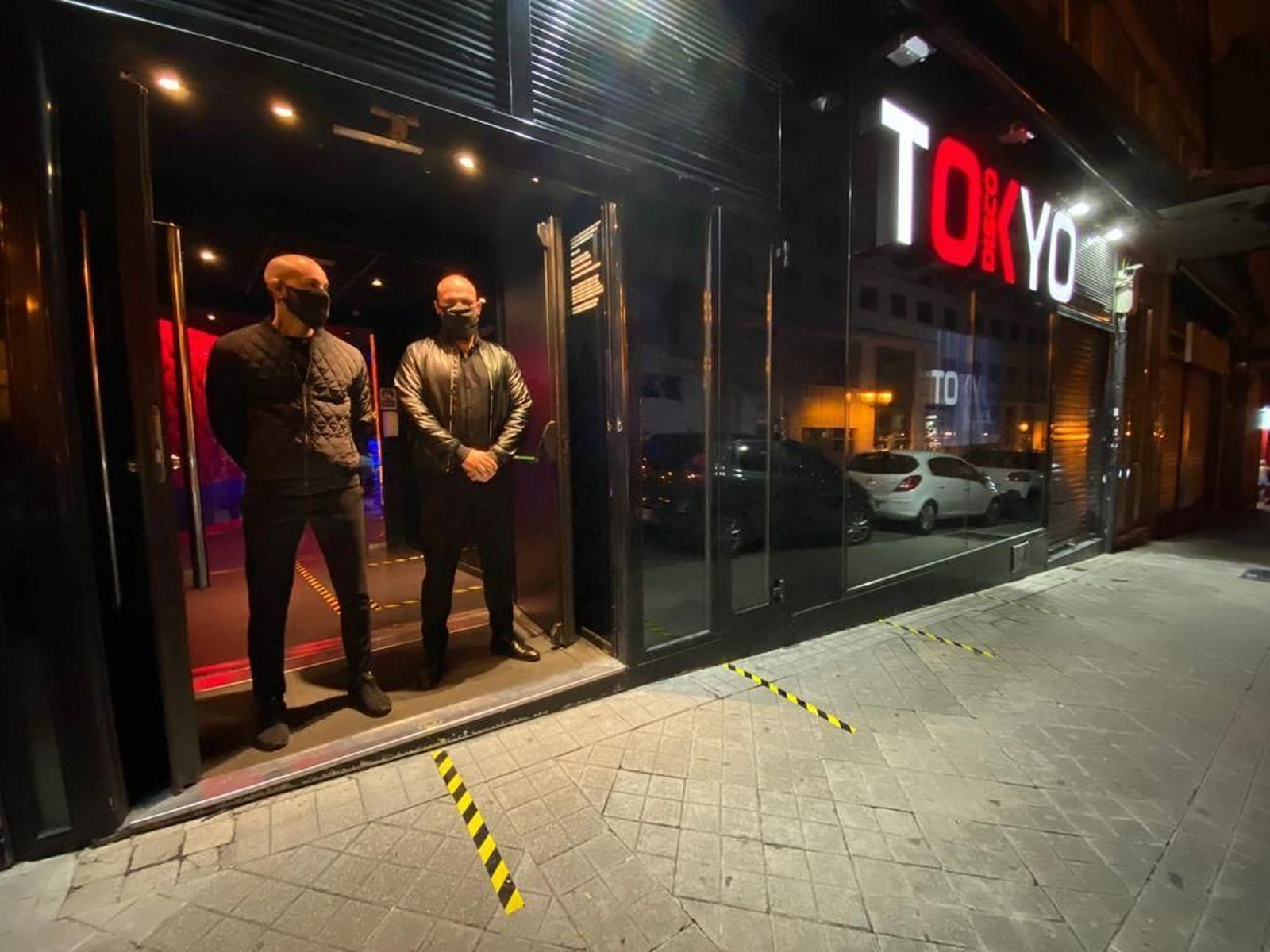 La entrada de la discoteca Tokyo en Vigo.