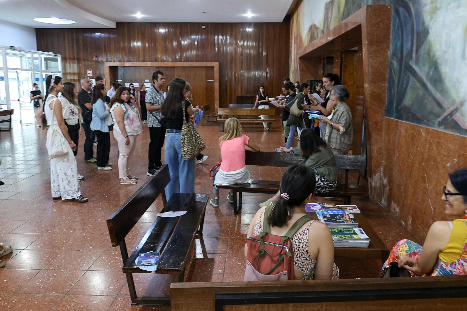 Galería | Más de 2.000 personas buscan plaza en las oposiciones de Educación en Vigo