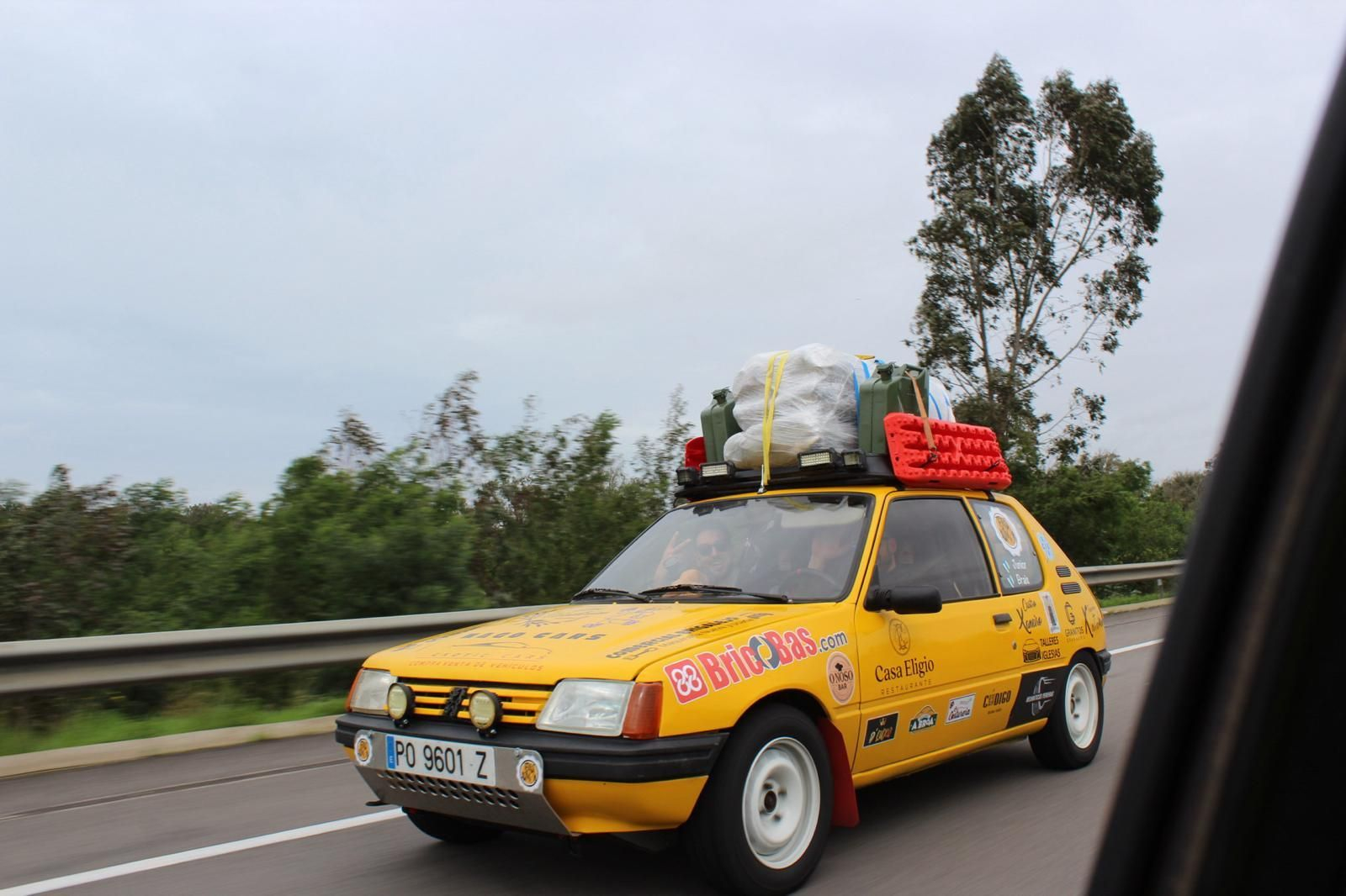 Galería | La pareja cañicense que se embarcó en un raid solidario en Marruecos