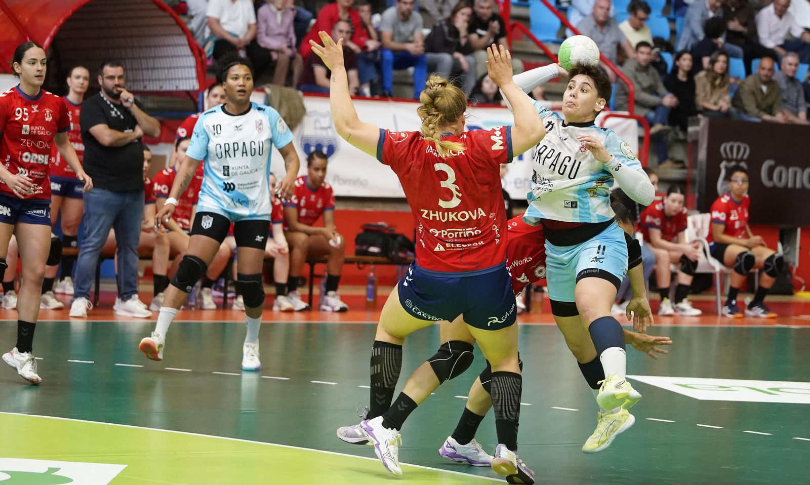 Galería | Porriño y Guardés se miden en el derbi femenino
