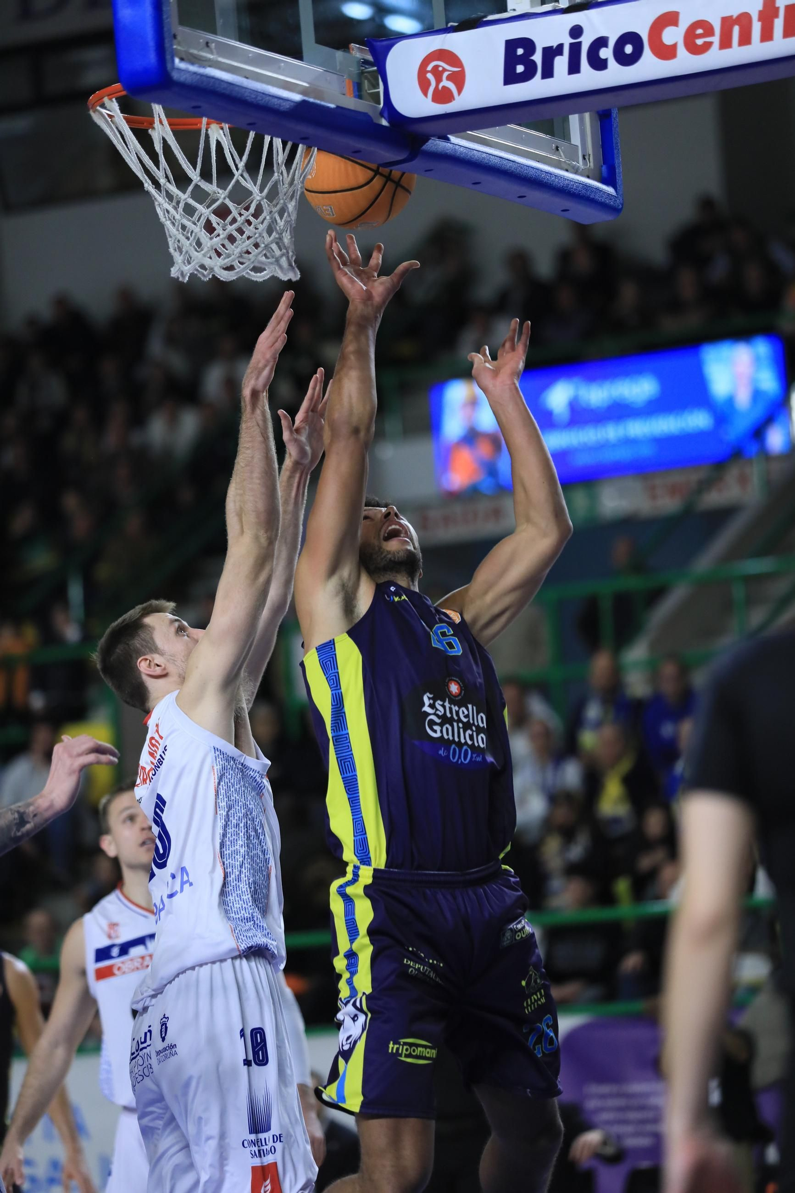 Galería | El Pazo, a reventar para el derbi COB-Obradoiro