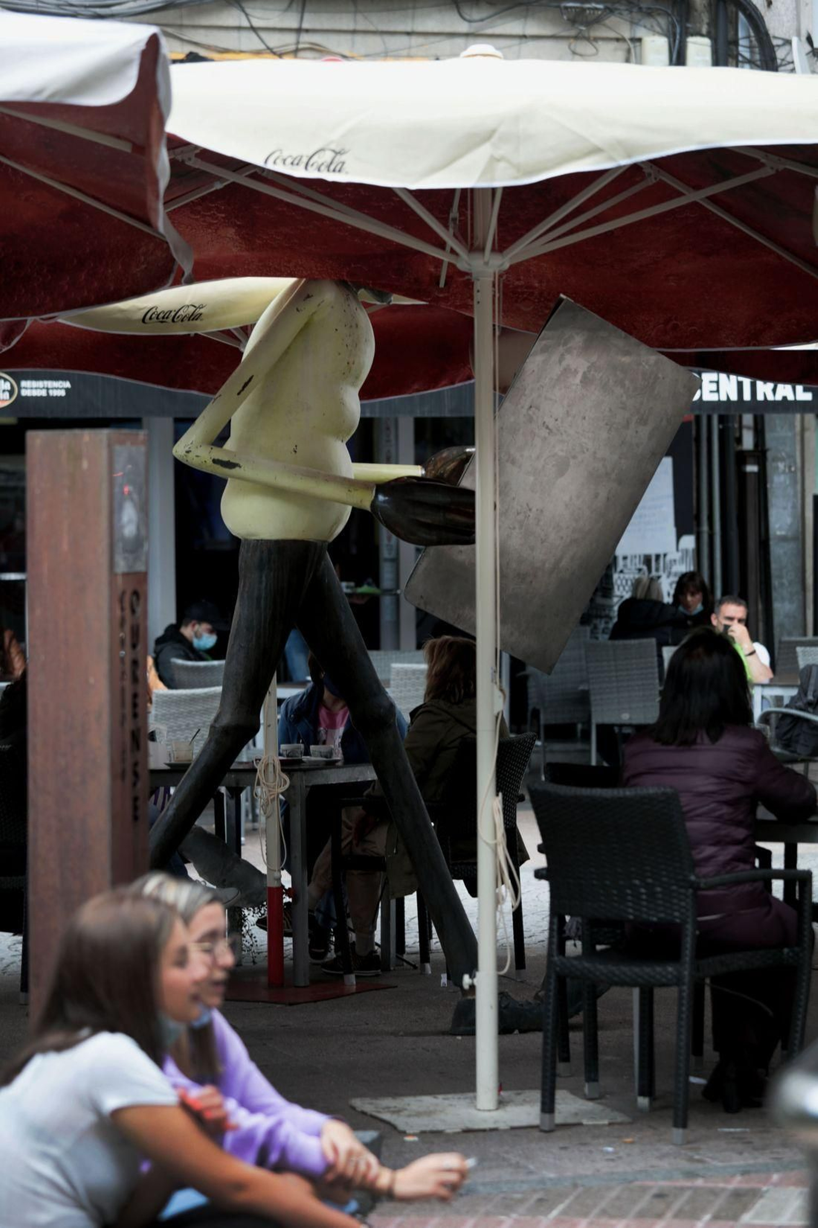 O CARRABOUXO | Cuesta creer que la obra de César Lombera la maltraten de así. ¿Un traslado?