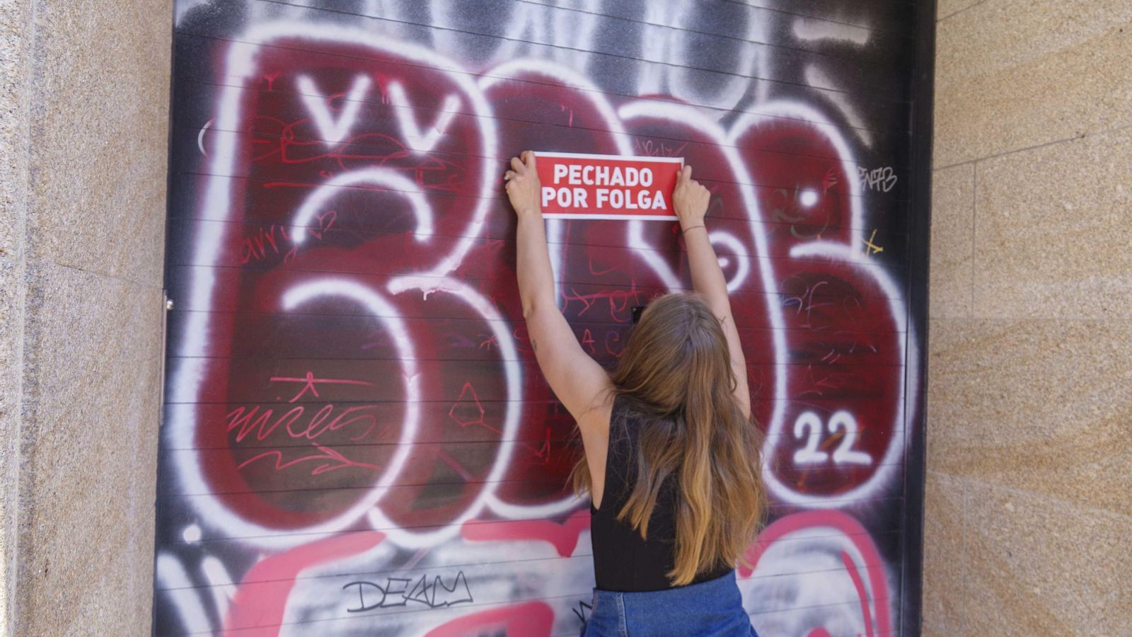 Momentos de las protestas por las calles del centro de Vigo.