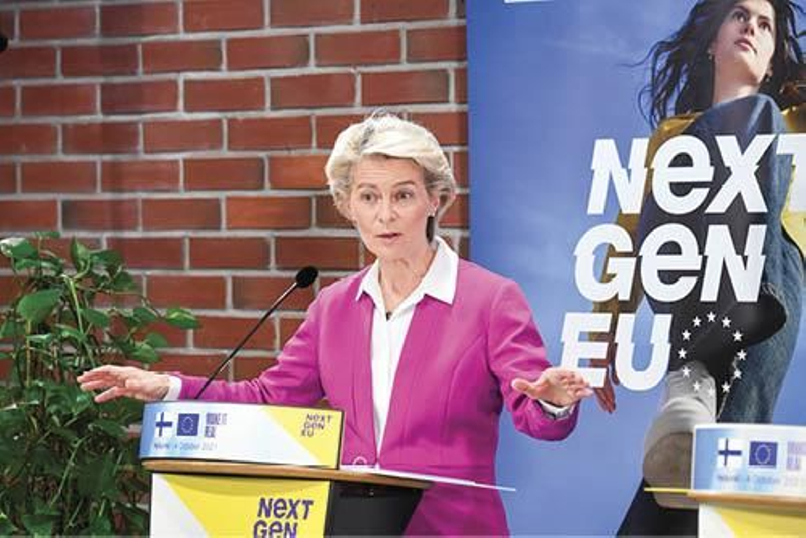 La presidenta de la Comisión Europea, Ursula Von der Leyen, en una rueda de prensa en Helsinki.