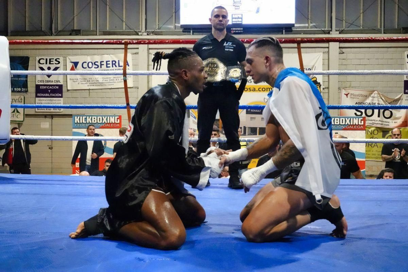Ambos púgiles mostraron un gran respeto mutuo y el vigués reconoció el resultado con deportividad.