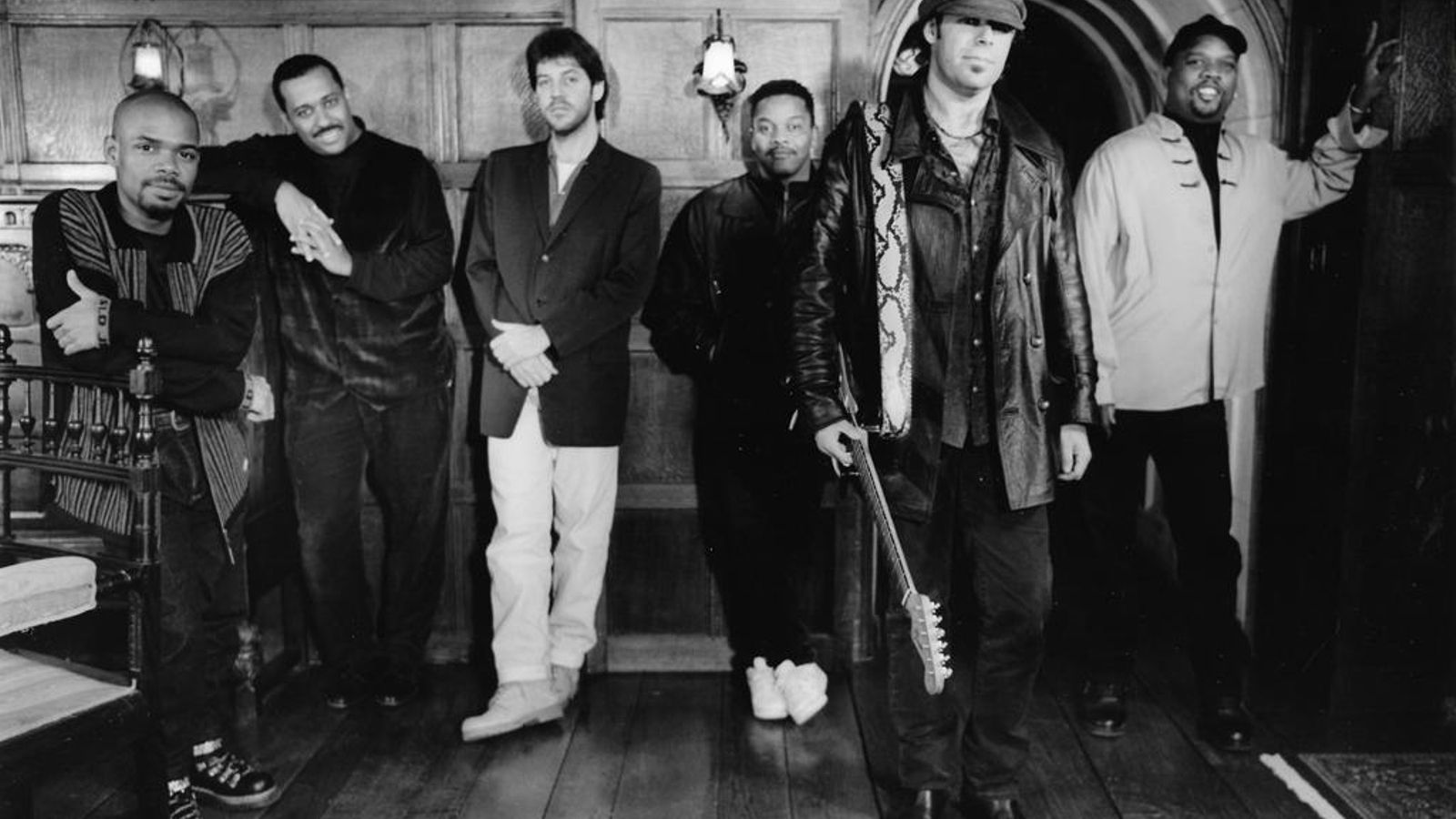 Javier Vargas con más músicos.