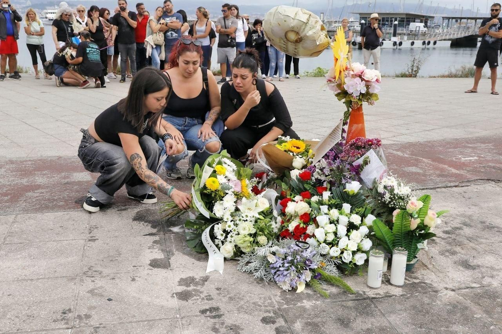Homenaje al fallecido en Cangas el pasado viernes en un accidente automovilístico, Miguel Pereira.
