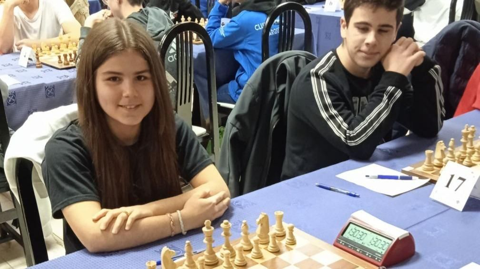 Alba Pérez Salgado, subcampeona autonómica sub-16, antes de iniciar una de las rondas del Gallego.