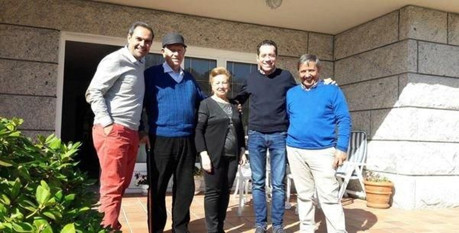 José Antonio Alejandro, autor del texto, a la izquierda, al lado de Felisindo López.