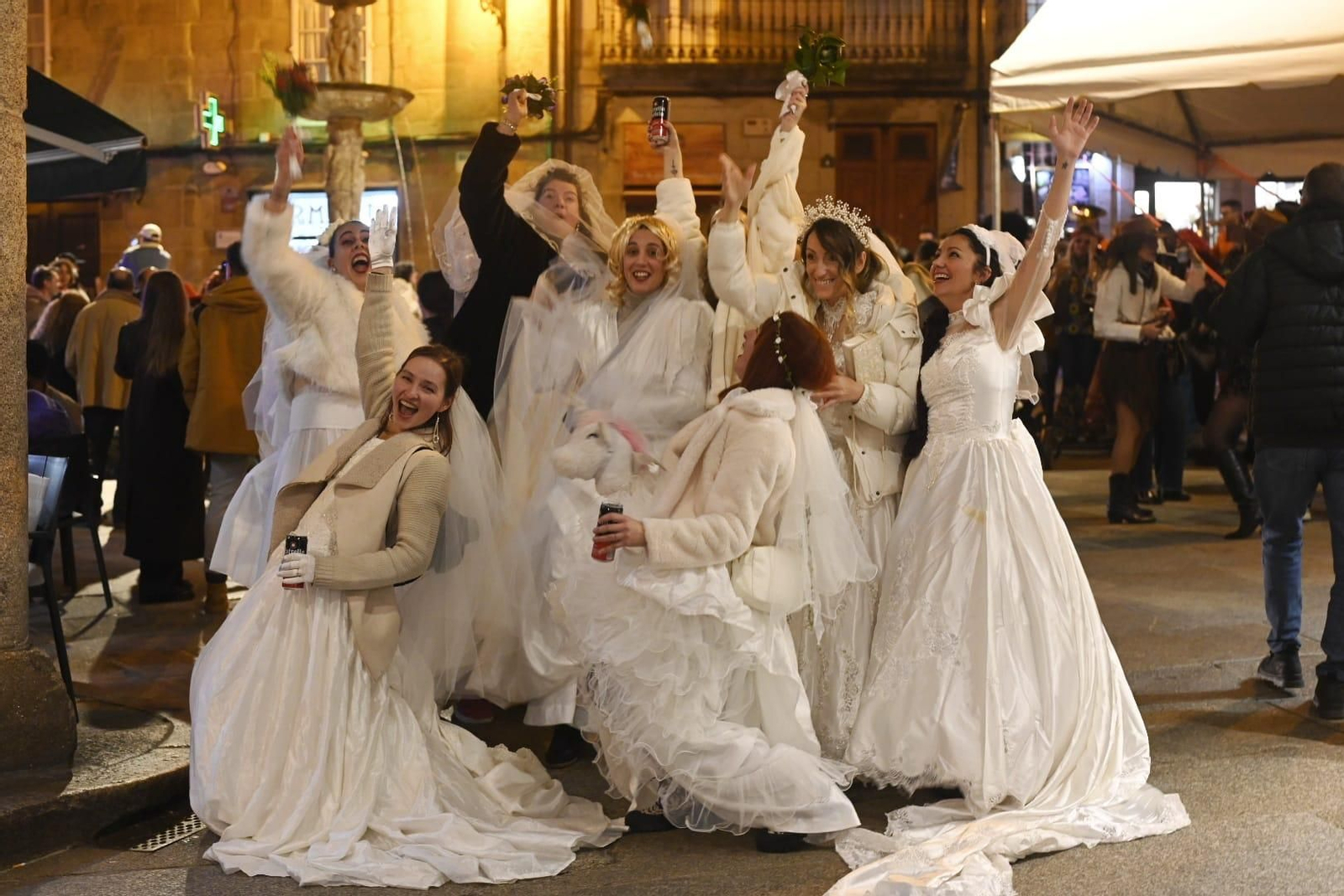 Así vivió Ourense su Jueves de Comadres