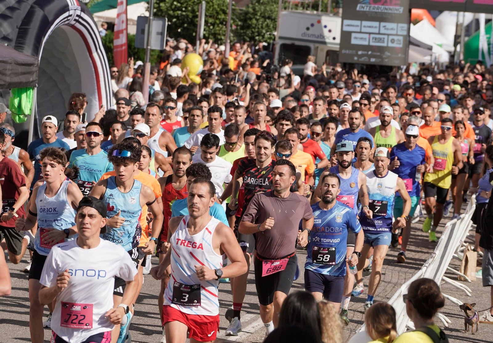 Galería | O Porriño une deporte y trabajo en una carrera multitudinaria