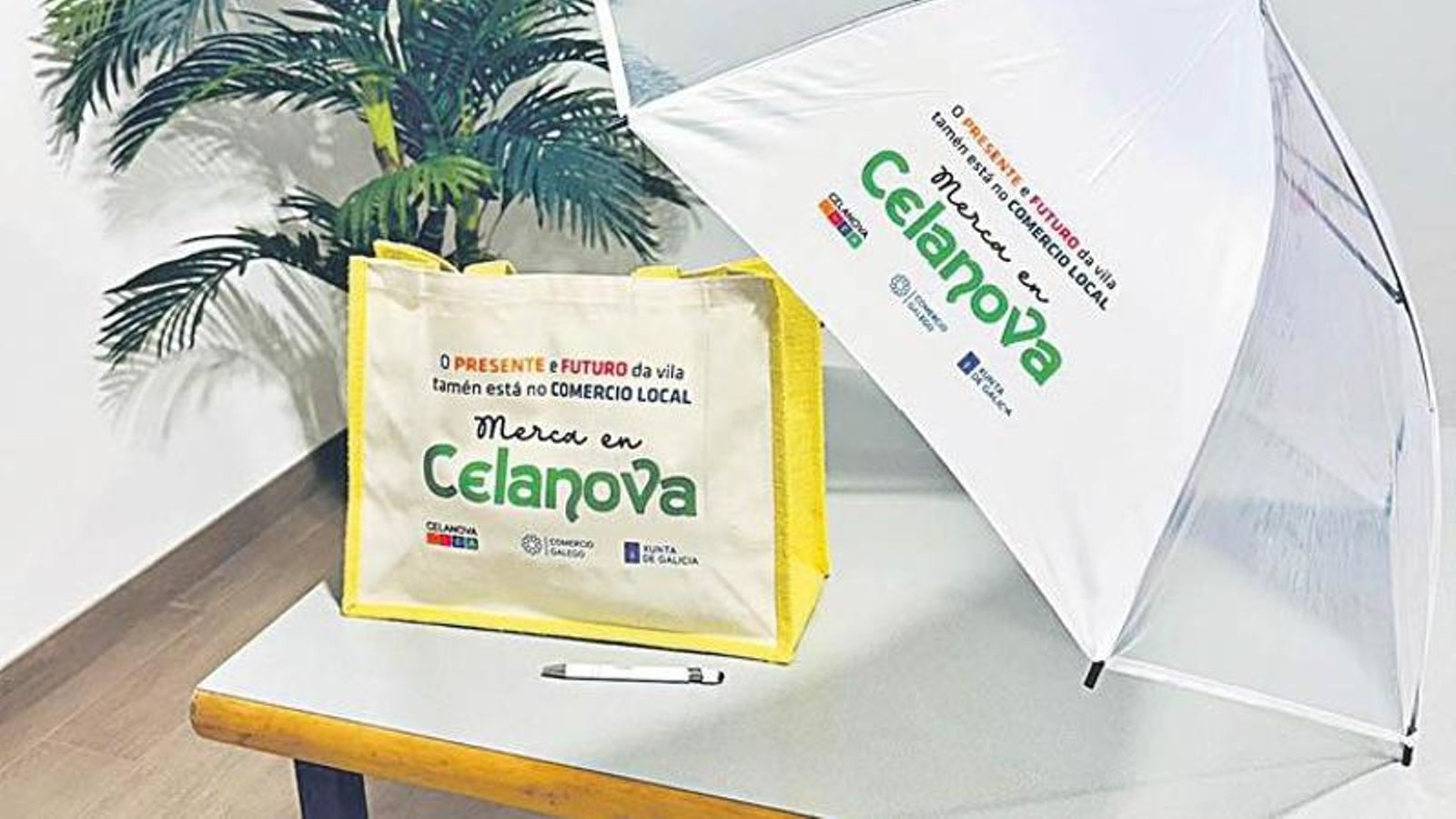 Bolsa, bolígrafo y paraguas que esperan a los afortunados.