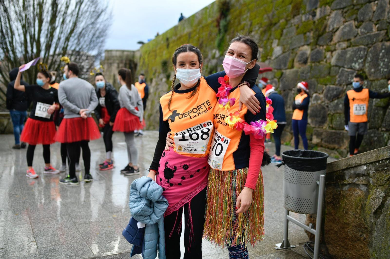 Los ourensanos despidieron el año corriendo (XESÚS FARIÑAS)
