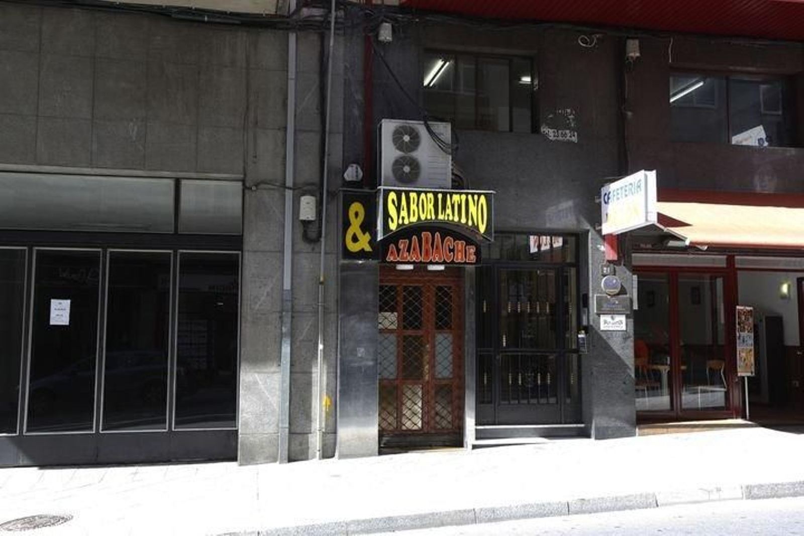 Pub Azabache, en la ciudad. (XESÚS FARIÑAS)