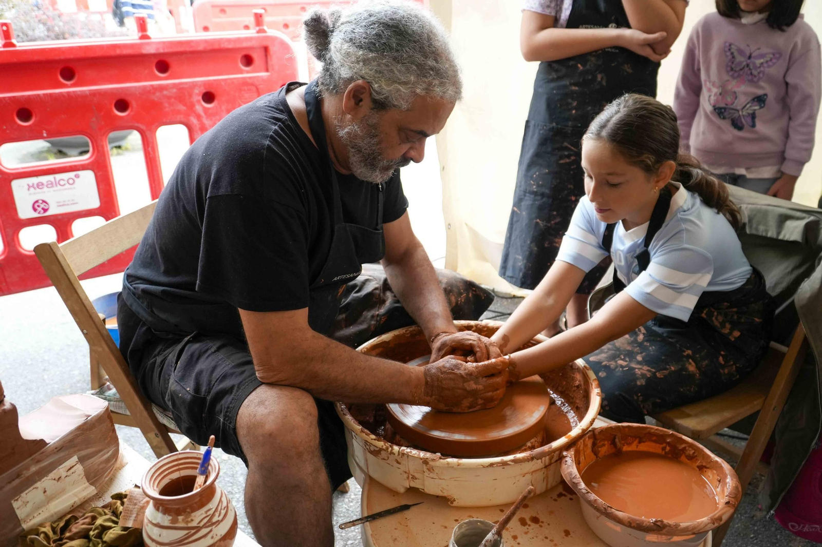 Galería | La Festa da Sidra triunfa en Bembrive con 1.000 litros repartidos