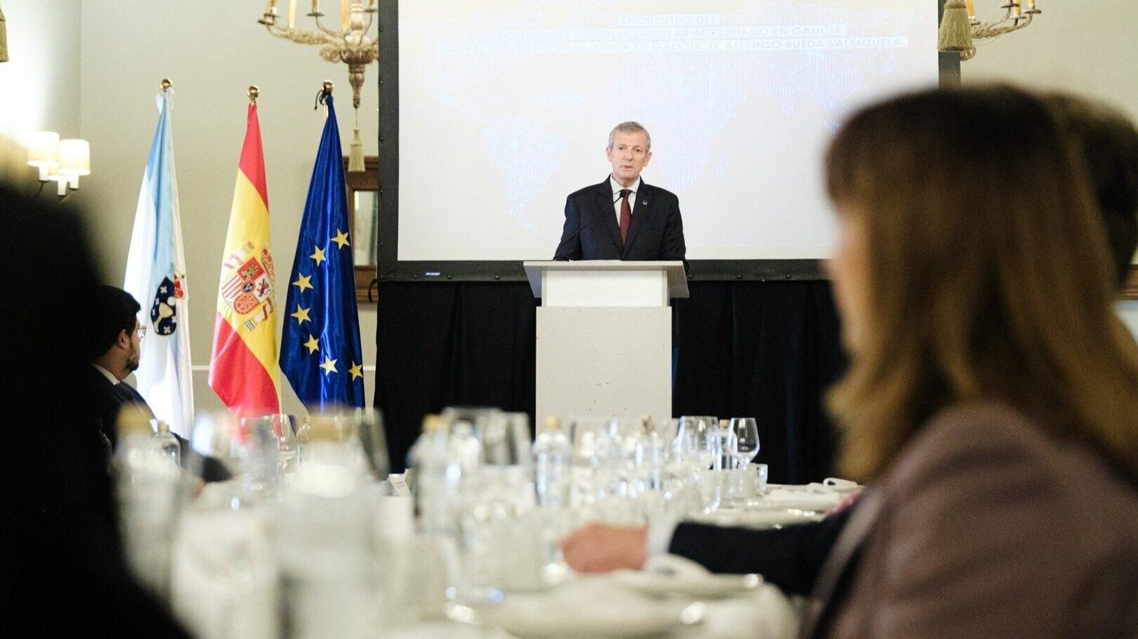 Encuentro entre Alfonso Rueda y el cuerpo consular. (Foto: Xunta)