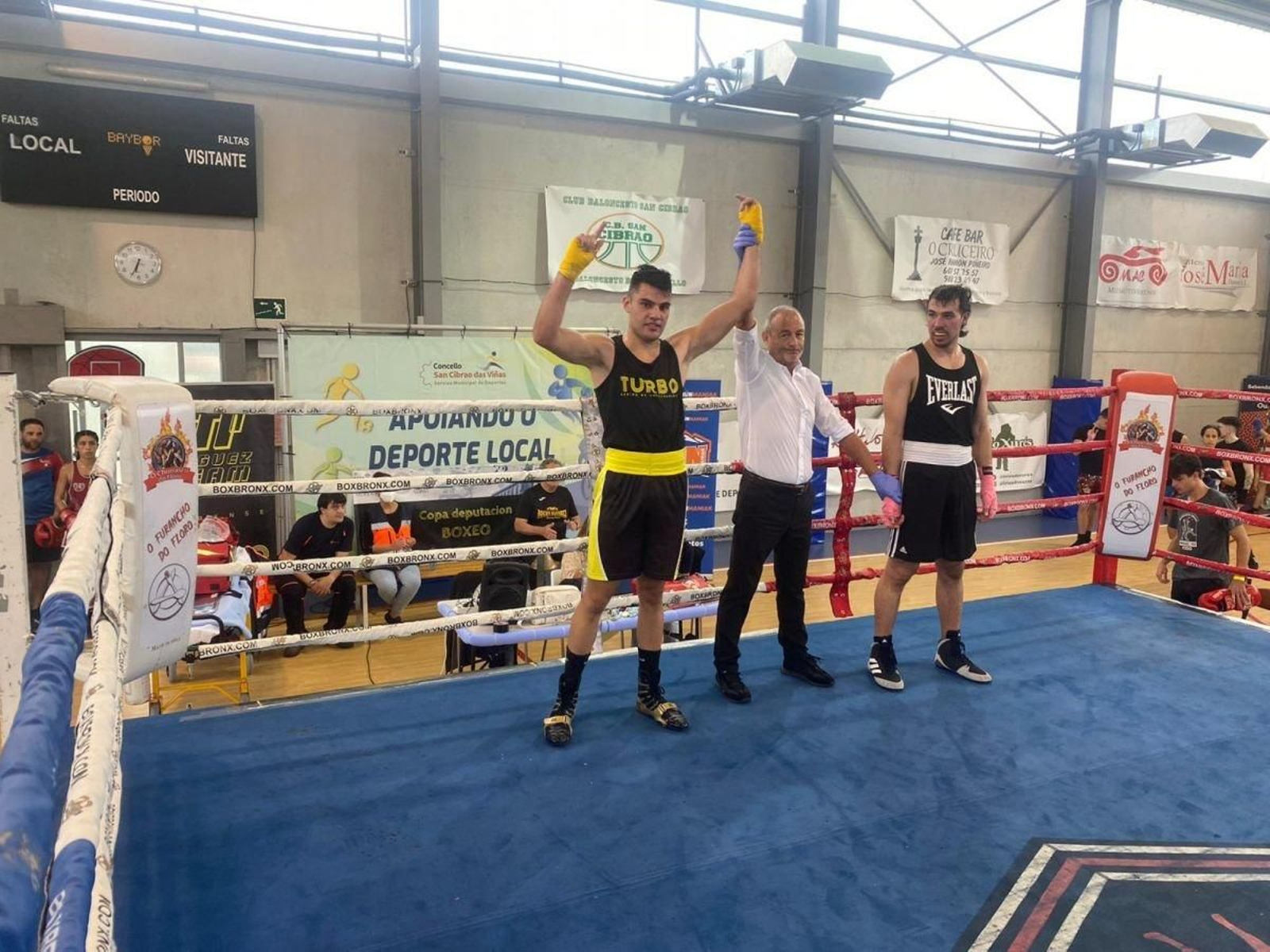 Diego Céspedes celebra su triunfo en el combate en 78 kilos.