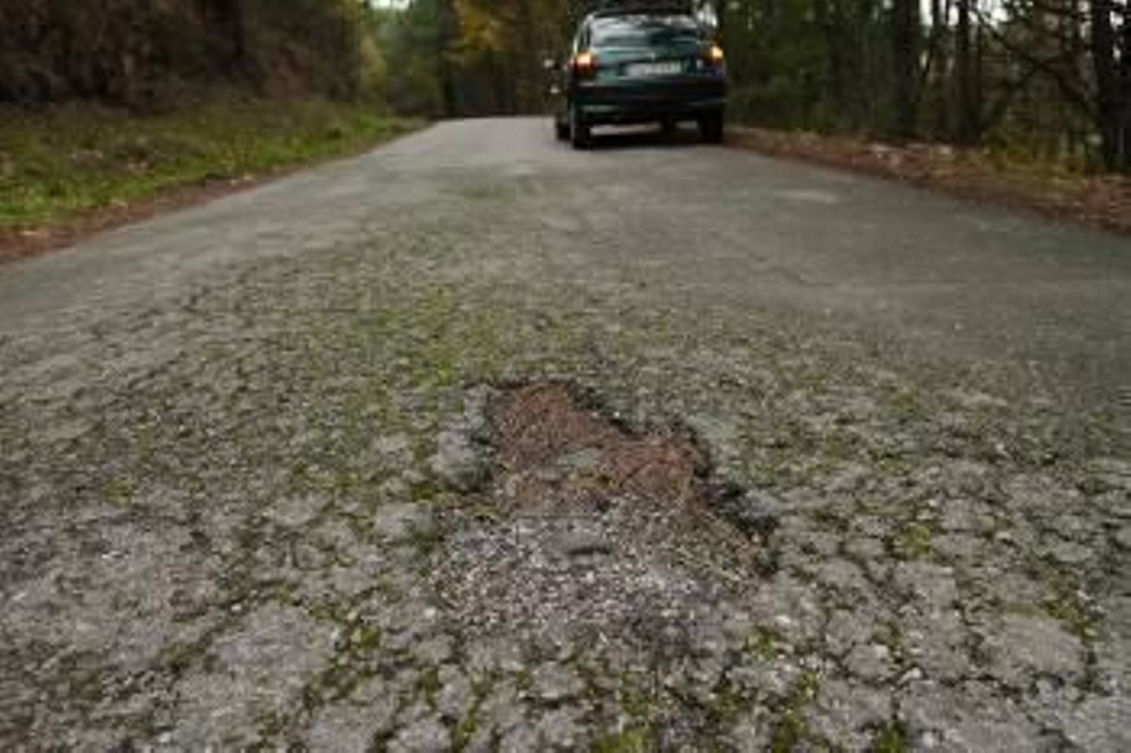 Las obras en la carretera entre Leirado y Gomesende mejorarán la seguridad de los conductores. (Foto: MIGUEL ÁNGEL)