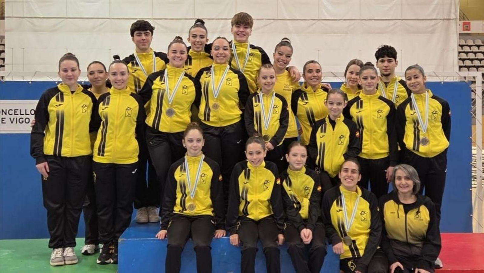 La representación del ourensano Club Ximnasia Burgas luce sus éxitos en la Copa Galicia Internacional.