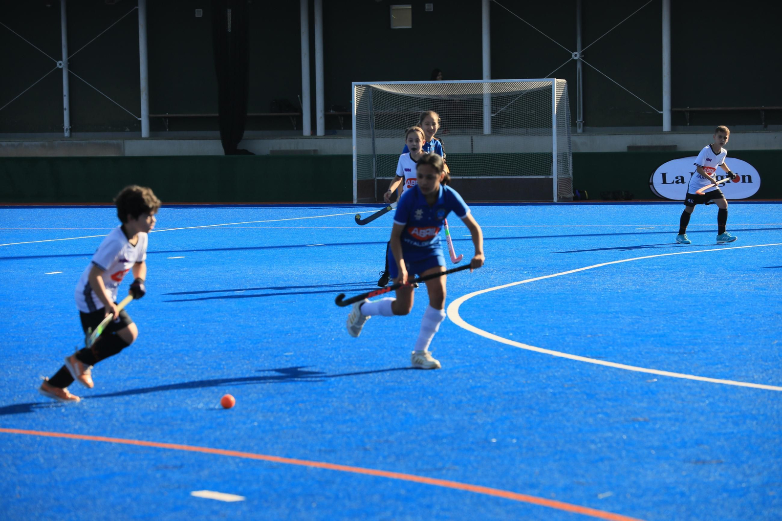 Galería | La cantera del hockey hierba ourensana disfruta con el Torneo + Deporte La Región